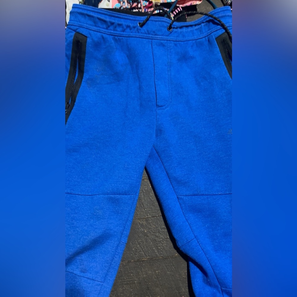 American eagle sweat pants size medium in men’s